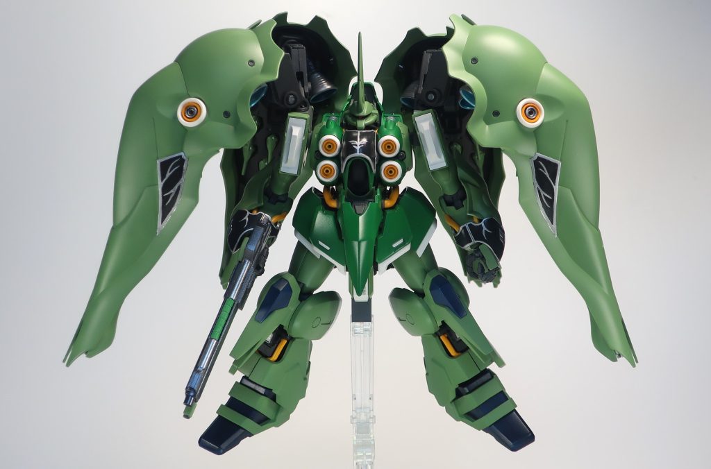 手首が小さかったので大型化しました。HOBBYBASEの「極め手」という製品を使用しました。少々値が張りましたが、5本の指がグネグネ動きます。