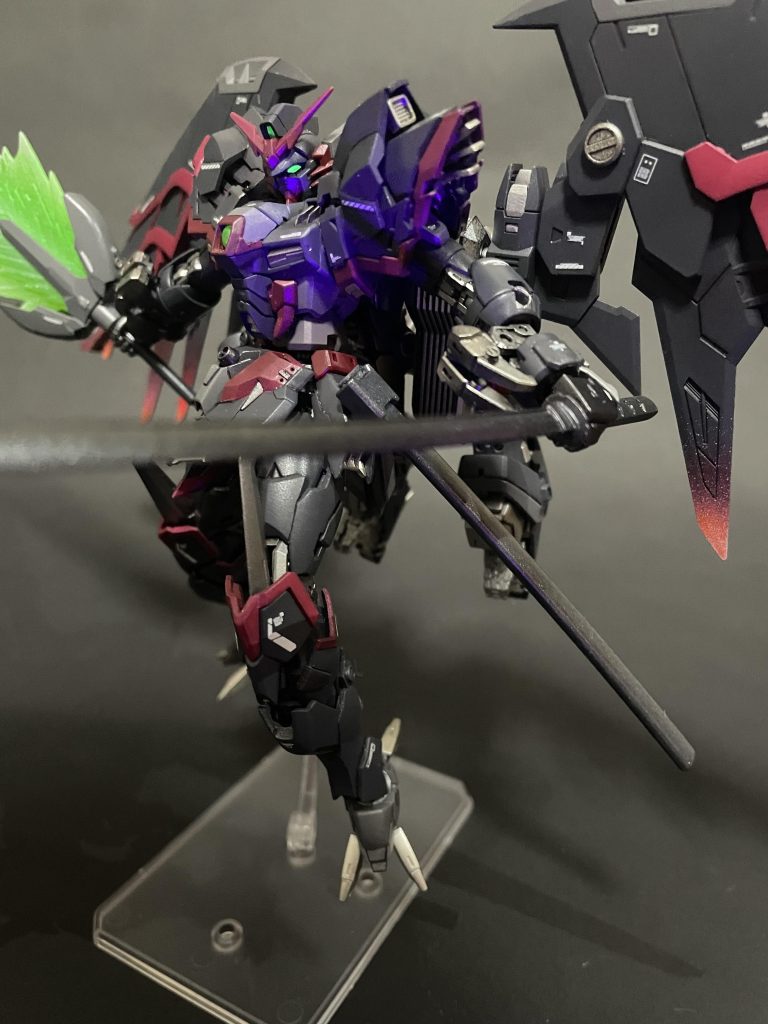 大型ビームソードと刀の二刀流です。MSに日本刀ってかっちょいいよね!名前は「オーガスライサー」でいいか