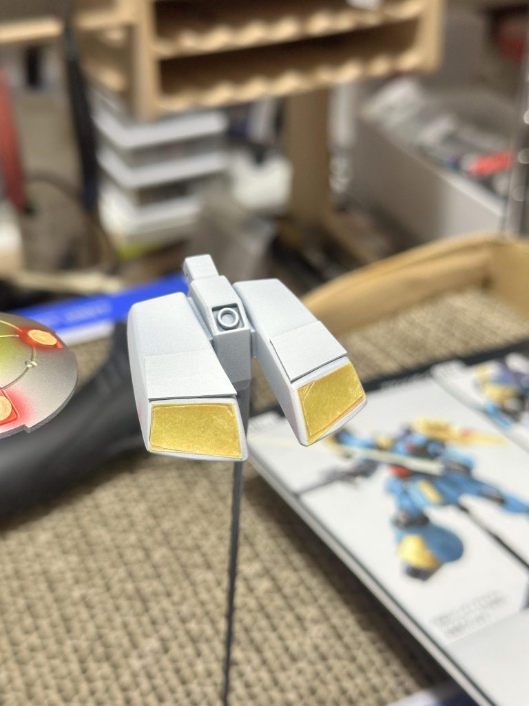 他の箇所もこんな感じで中を塗装してからマスキング→メインカラーでとやっていきました