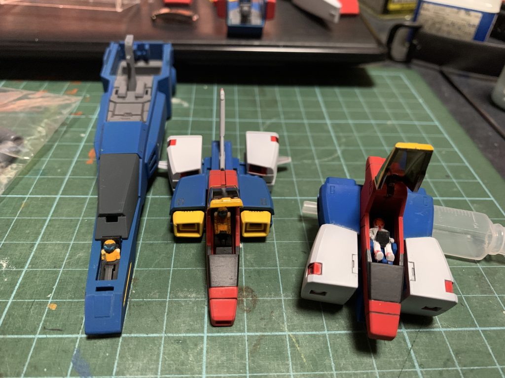 他のパイロットはエゥーゴカラーのシャングリラ・チルドレンで。コアファイターはジュドー仕様にもう一個欲しいところ。