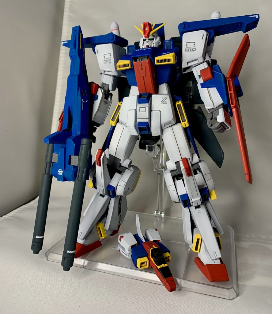 今回はストレートに組んだだけで、ほのかにグラデ塗装。デカールはΖΖガンダムVer.Ka付属を控えめに使用。塗装白：クールホワイト青：スージーブルー赤：ハーマンレッド黄：キアライエローバックパック：ネービーブルー関節：メカサフヘヴィバーニア、ダクト：黒鉄色センサー類：シャインシルバーの上にクリアグリーンサーベル：蛍光ピンクに白を少しづつ足して３段階のグラデ