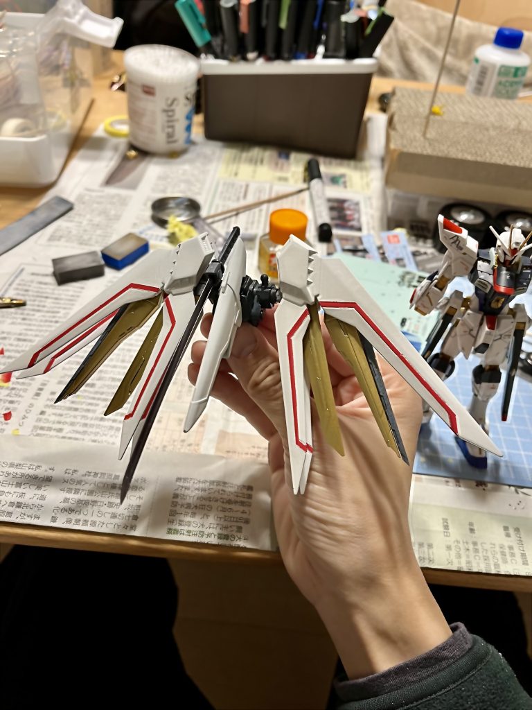 ライフリのウィングパーツとストフリのドラグーンを組み合わせてプラウドディフェンダーっぽくしただけです。