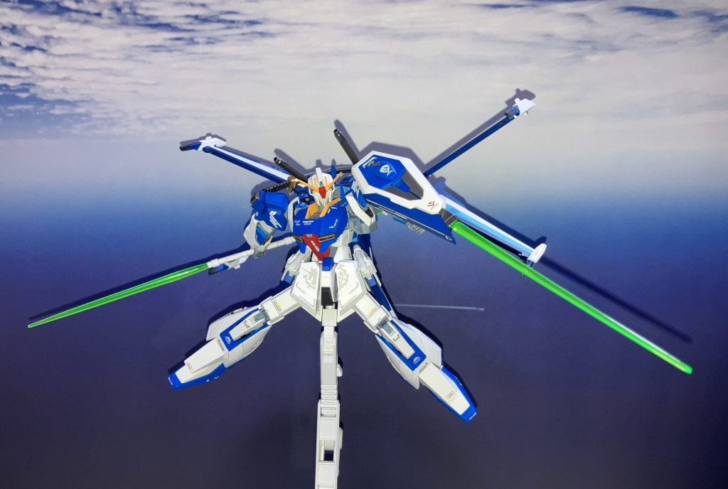 インジャ弍式の取説裏のポーズを真似て。フォランテス見えてねぇ…