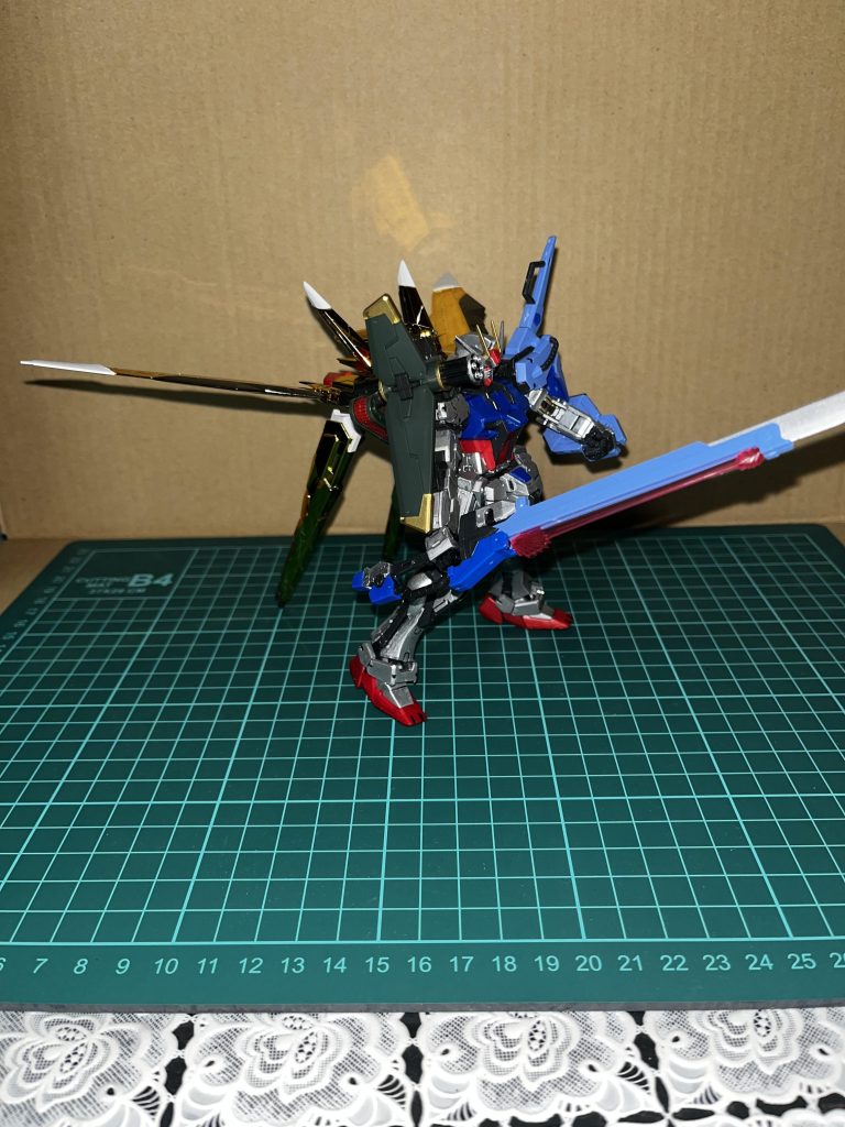 ストライクガンダム大鷲装備–3枚目/制作者：アッキー
