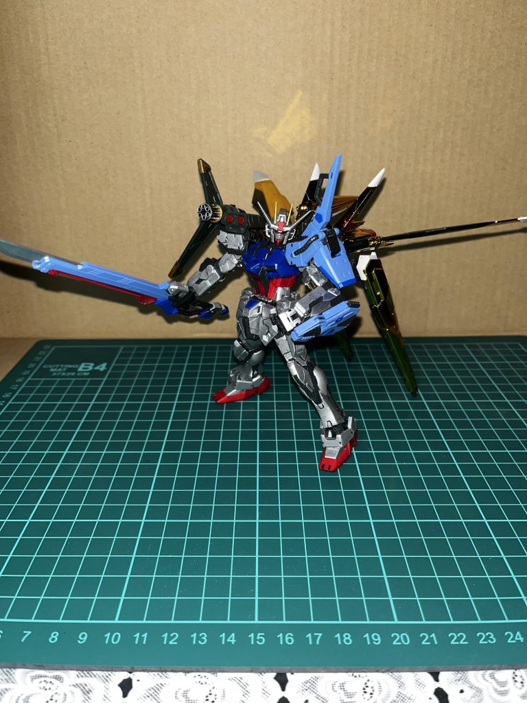 ストライクガンダム大鷲装備–5枚目/制作者：アッキー