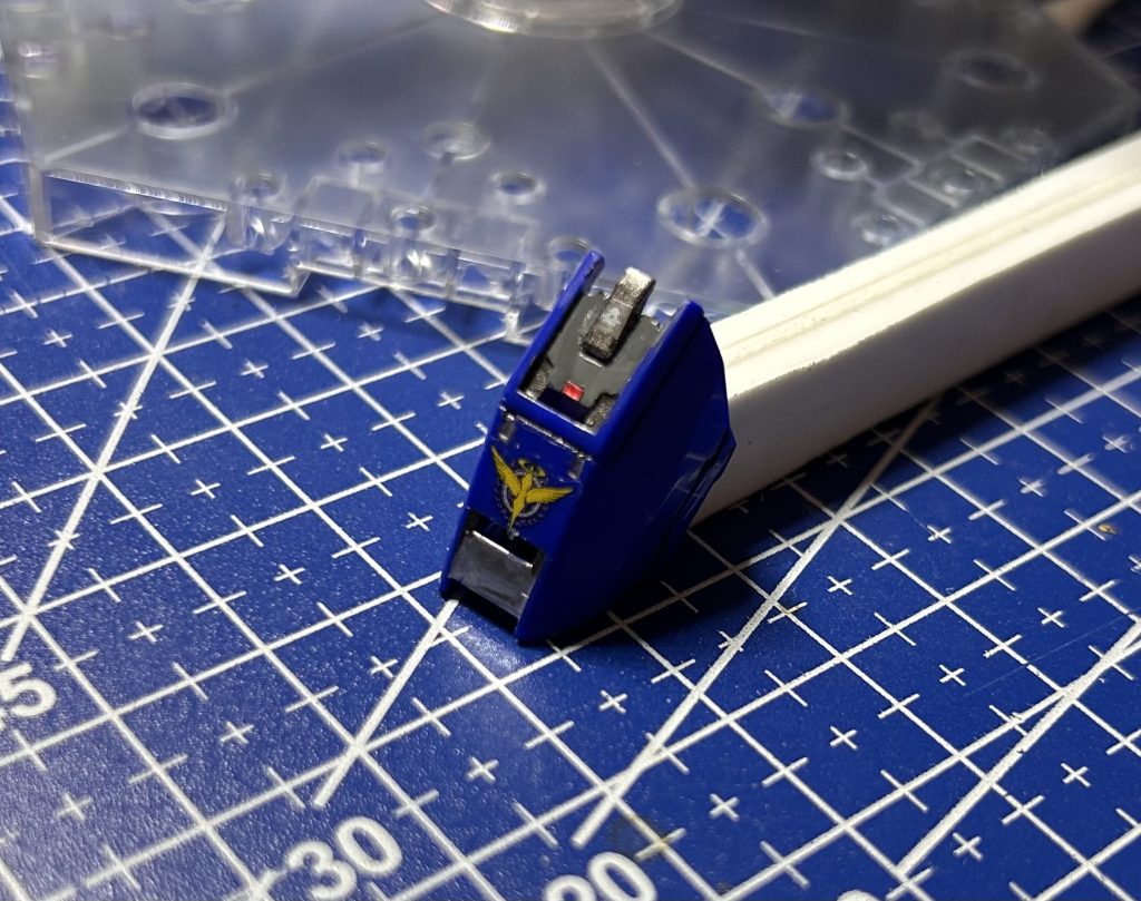 しっくり来なかったので①ベースで③の一部を組合せる案にしました。