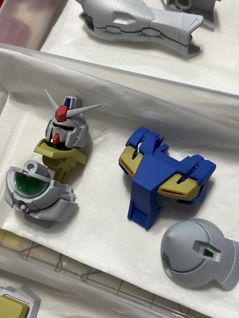 GNドライブは発光状態ぽくメタルシールで対処。