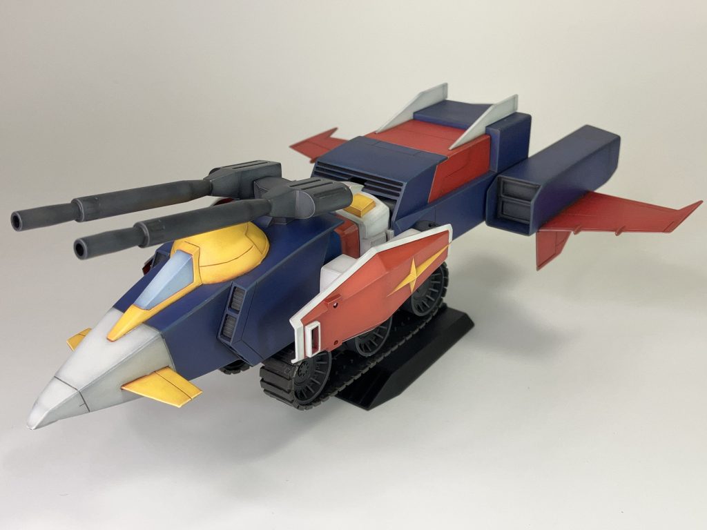 「Gメカ全部が合体して、強力なガンダムパワーアップのGアーマーに変化する」（箱の解説より）ビグザムへの特攻は、こっちの方が説得力があって好きです