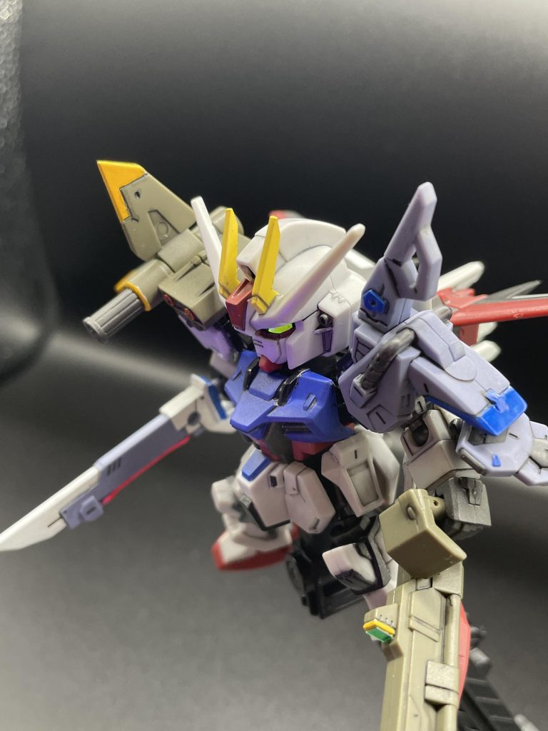 目と対艦刀は蛍光塗料でうっすら光ります。最後までご覧頂きありがとうございます😁