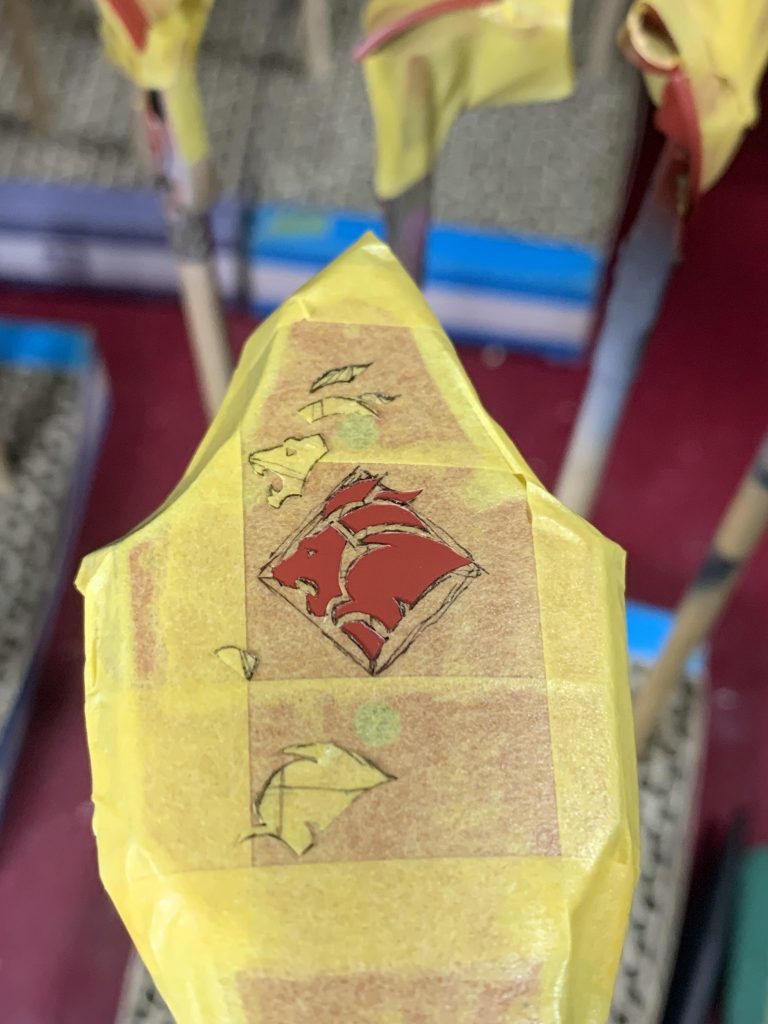 Xに投稿したら、いいねの数が信じられんくらい多かったのですが、コツさえ掴めばそんなに難しい技術ではありません。下絵を描くのは難しいですけどね(笑)切るのは簡単です。