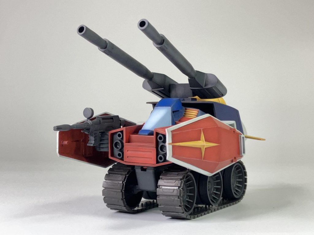 そして、Gブル！キャタピラが大きい旧キットだと、迫力があります