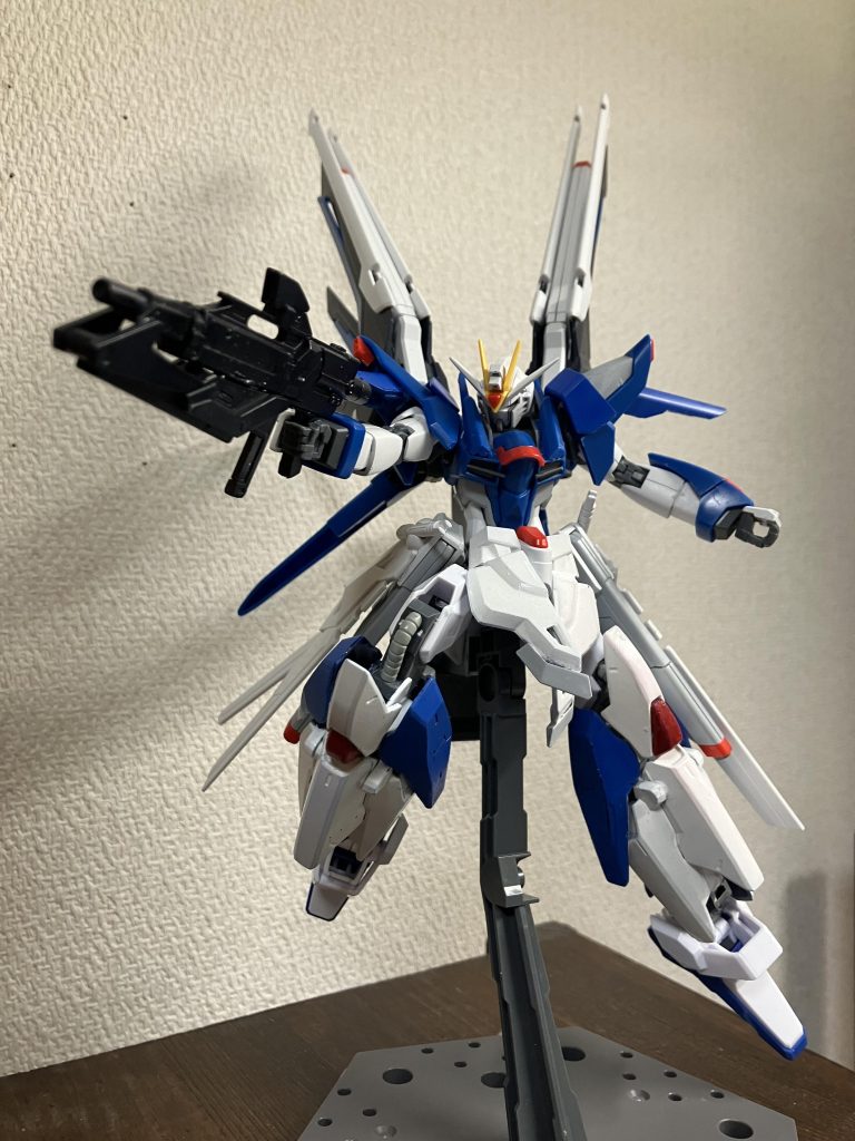 新たに制作した武器を持たせてみました