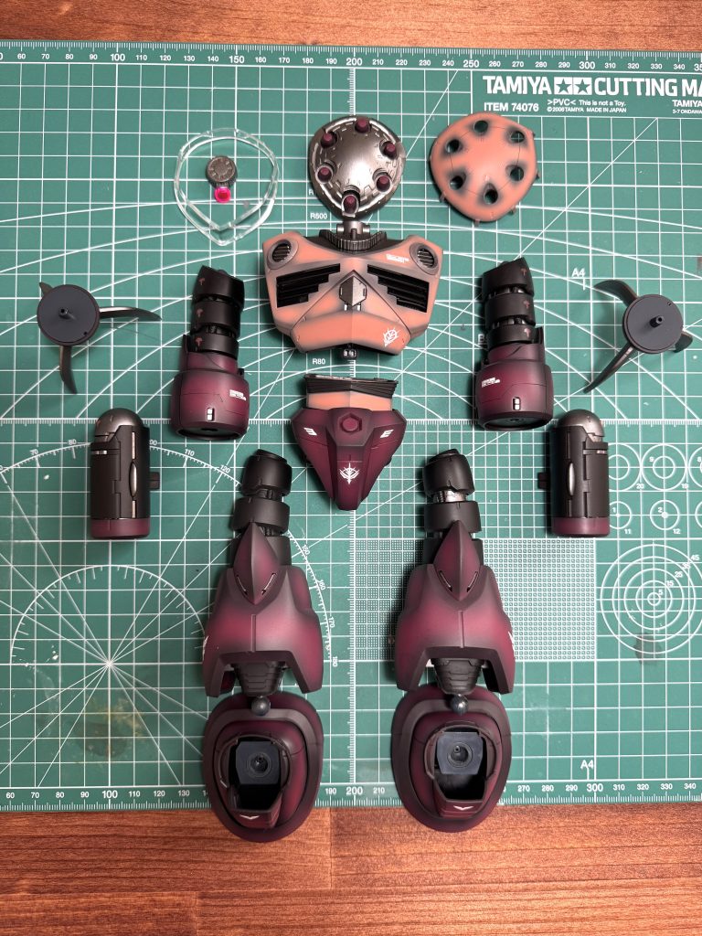 塗装が終わり組み立て前ってテンション上がりますよね！！！