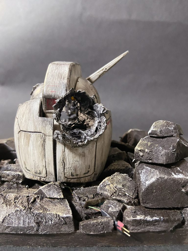 うまいこと電源を隠せました。