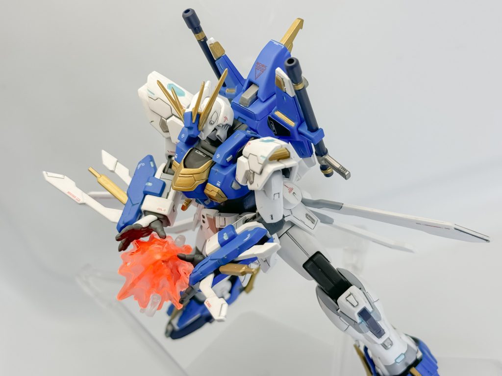 ゴッドガンダムの兄弟機なので、石破天驚拳も使用可能