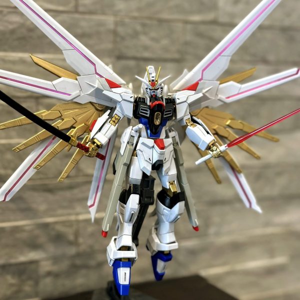 HG マイティーストライクガンダム