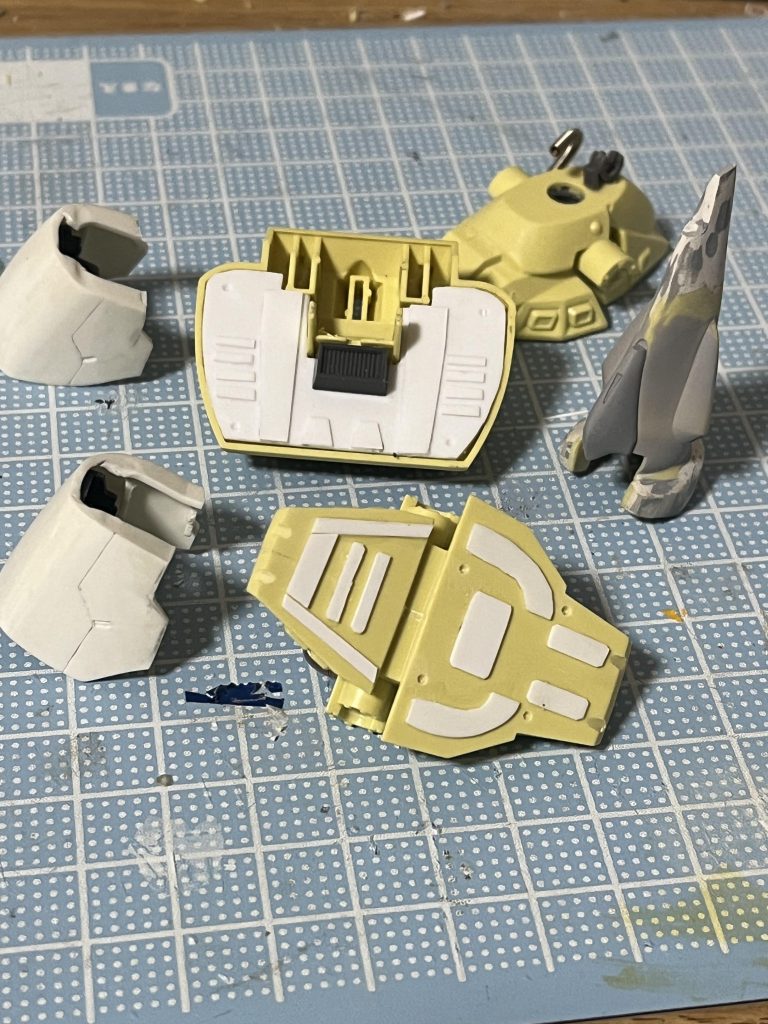 ざっくりですがバックパック裏打ちや足裏モールド作成中