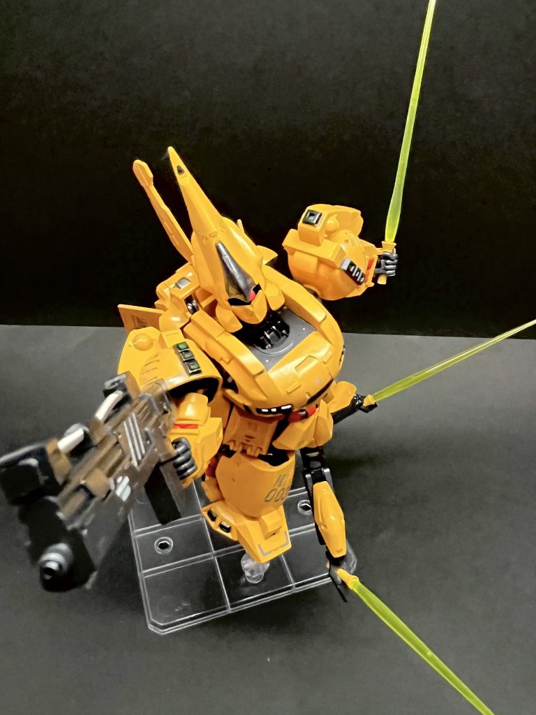 Gジェネ風にポージング隠し腕を展開すると迫力がありますね隠し腕も大型化して隠せない腕に(笑)