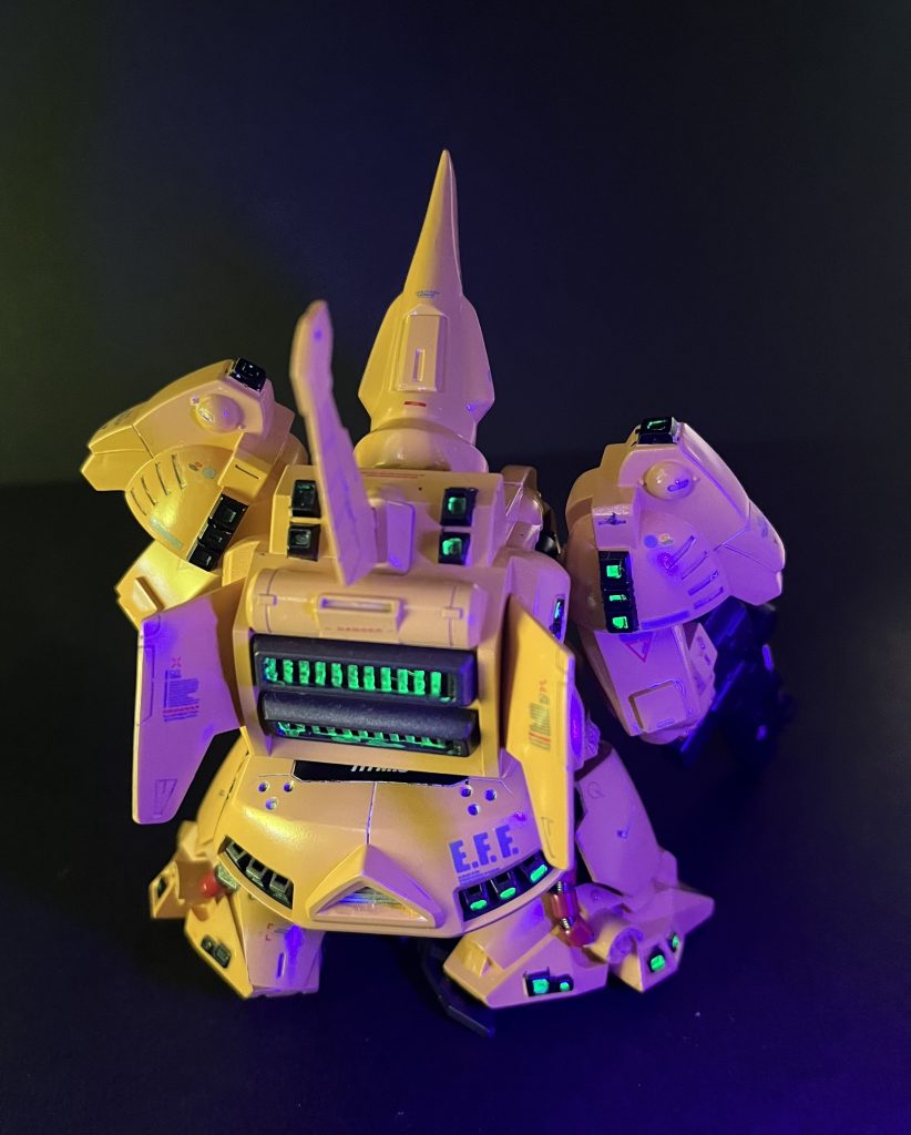 背面相変わらず凄いバーニアの量ですね