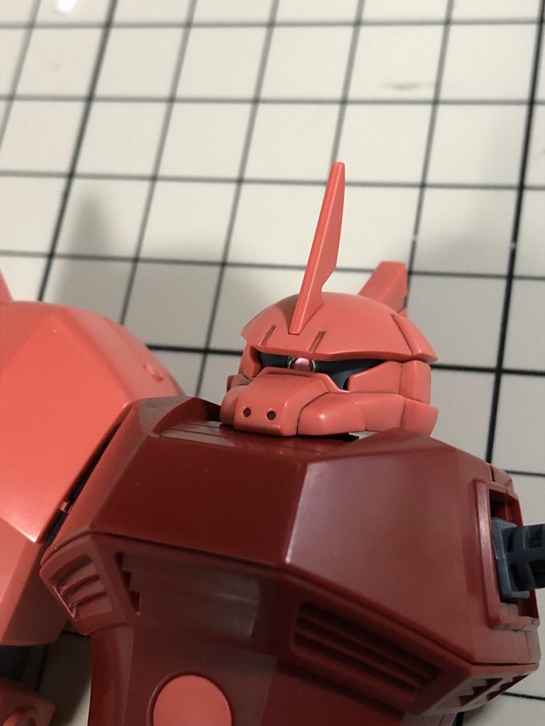 モノアイはウェーブ製のHアイズとコトブキヤの丸ノズルの組み合わせです。写真を参考にお願いします。丸ノズルはシルバーで塗装してます💦