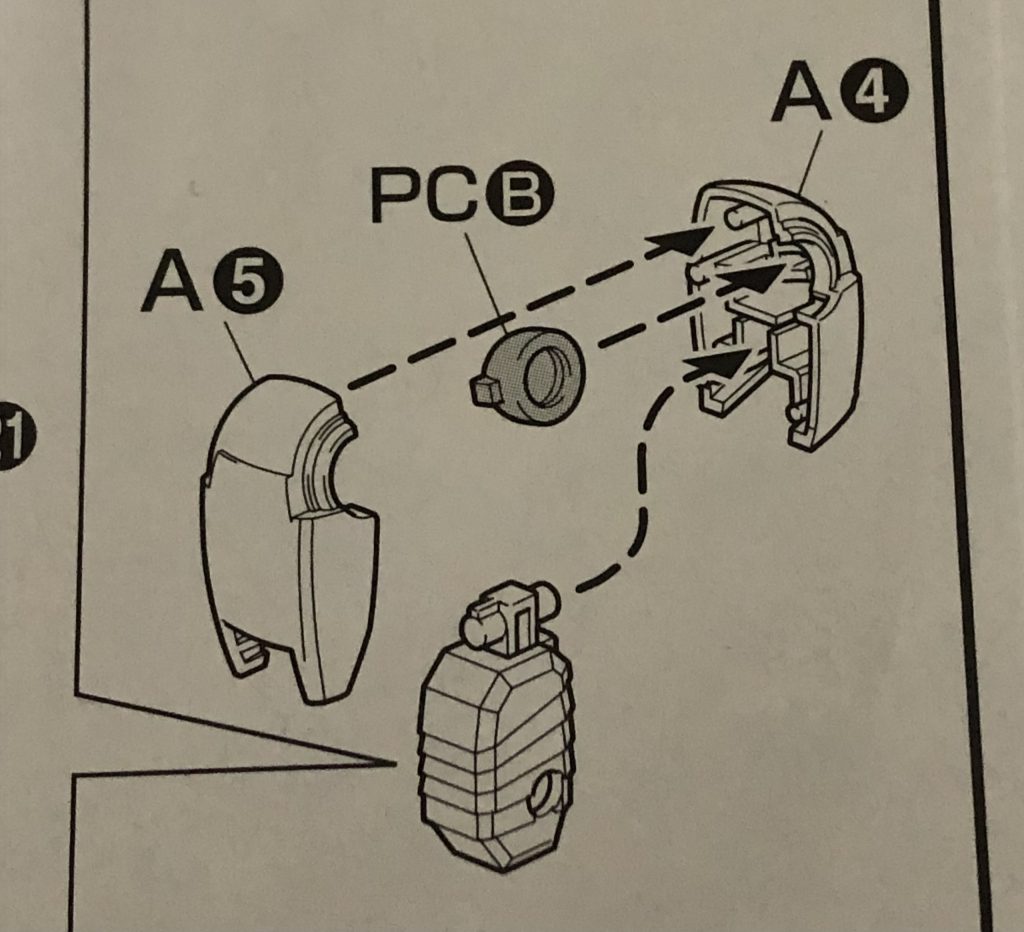 膝の延長はD24のピン2ヶ所をカット。その上にプラ板(自分は2ミリつけました)を貼り付け、そのまま太もものパーツに接着する事で延長出来ます。