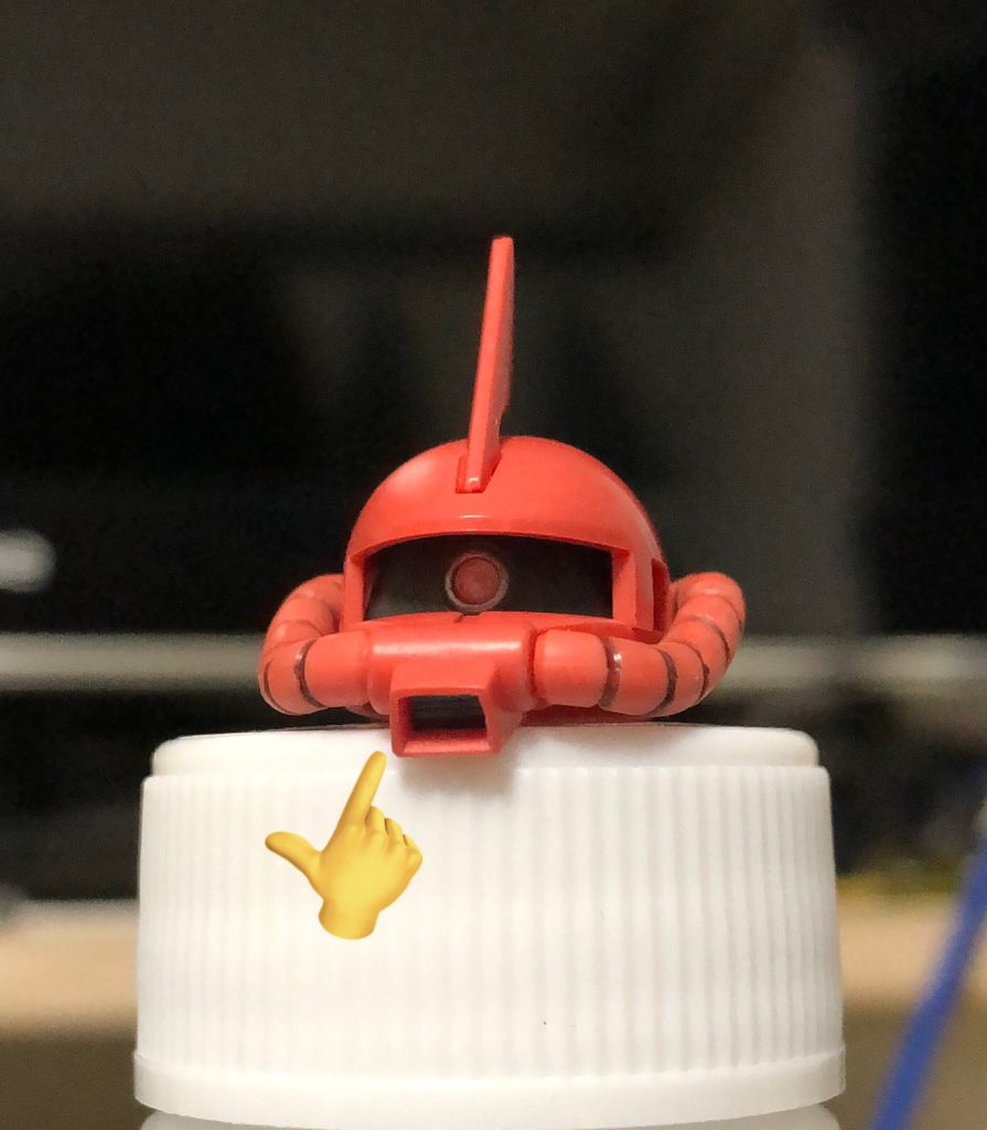 自分が一番気になってしまった場所が口のダクトの厚みです。まるでタラコ唇の様な有り様だったので、デザインナイフで削ってみました。薄くなる様に削るだけでタラコ唇とはお別れ出来ます😅(写真は加工後の物です)