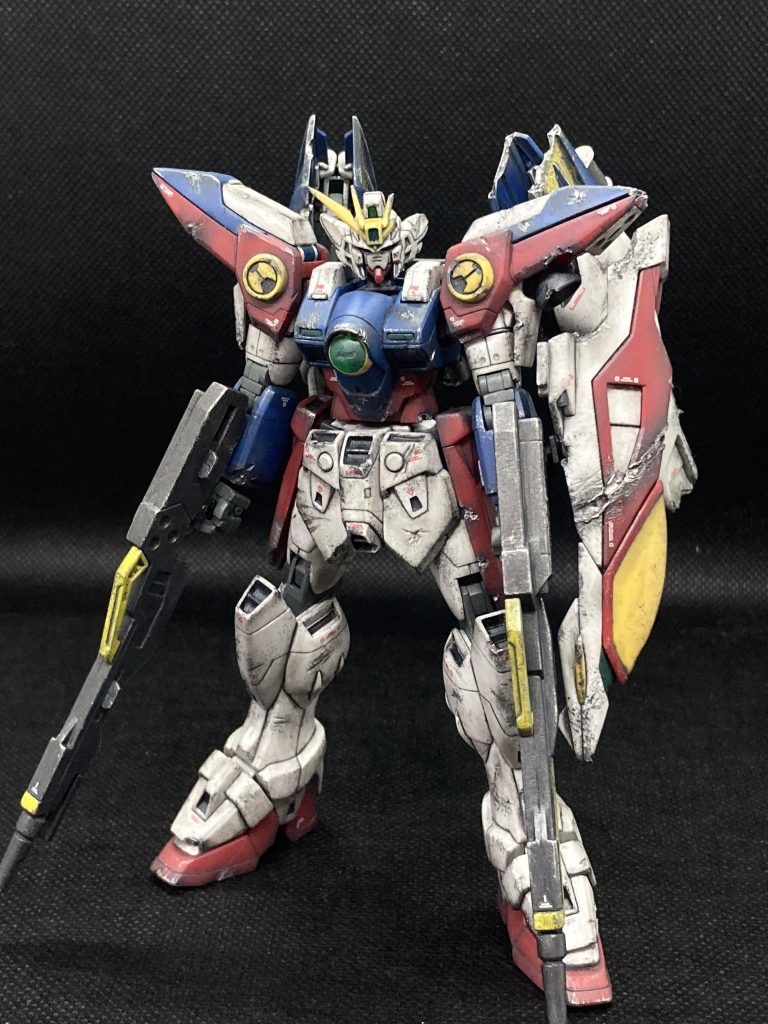 ダメージはアシンメトリーだが偏りすぎぬよう、散らばす事を意識しました気持ち左は多め（盾もあるし）