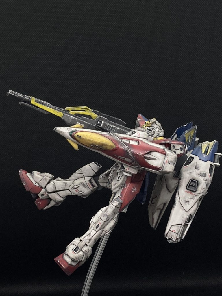 ぼろぼろ状態でのツインバスター！！作中ダメージ受ける事が多いので違和感無し！