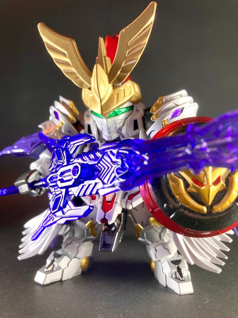 【湖の騎士】ランスロットトールギスアーサーガンダムMk-Ⅲに仕える円卓の騎士。大陸より海峡を渡って来た亡国の貴公子で、武者修行の道中で対決したアーサー王の器量に惚れ込み臣下の礼を取る。その清廉な人格と卓越した武勇はナイトワールドに並ぶ者なく、円卓最強の騎士として人々に畏怖される。