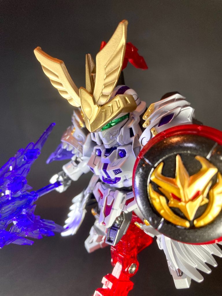 このたびX(Twitter)上で開催された #ナイトガンダムKOF 企画への参加武将として、SDWヒーローズ・ナイトワールド設定のオリジナル騎士を製作しました。ヒーローズ本編ではアーサー王を題材にしたアーサーガンダムMk-Ⅲが登場し、キャメロット城や魔術師マーリンの存在も描かれましたので、その関連でアーサー王物語群に縁の深い円卓の騎士として有名なランスロット卿を題材に取らせて頂きました。