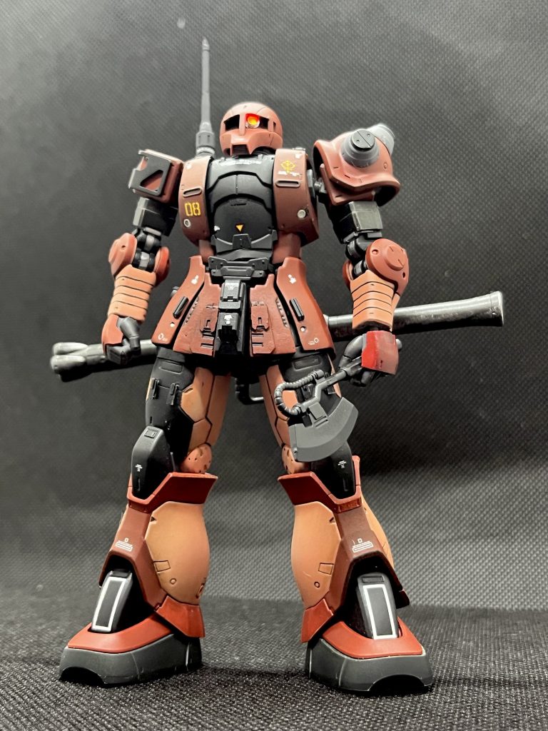 背中にバズーカを背負い、ヒートホークを持たせました。この仕様はけっこうお気に入りです。