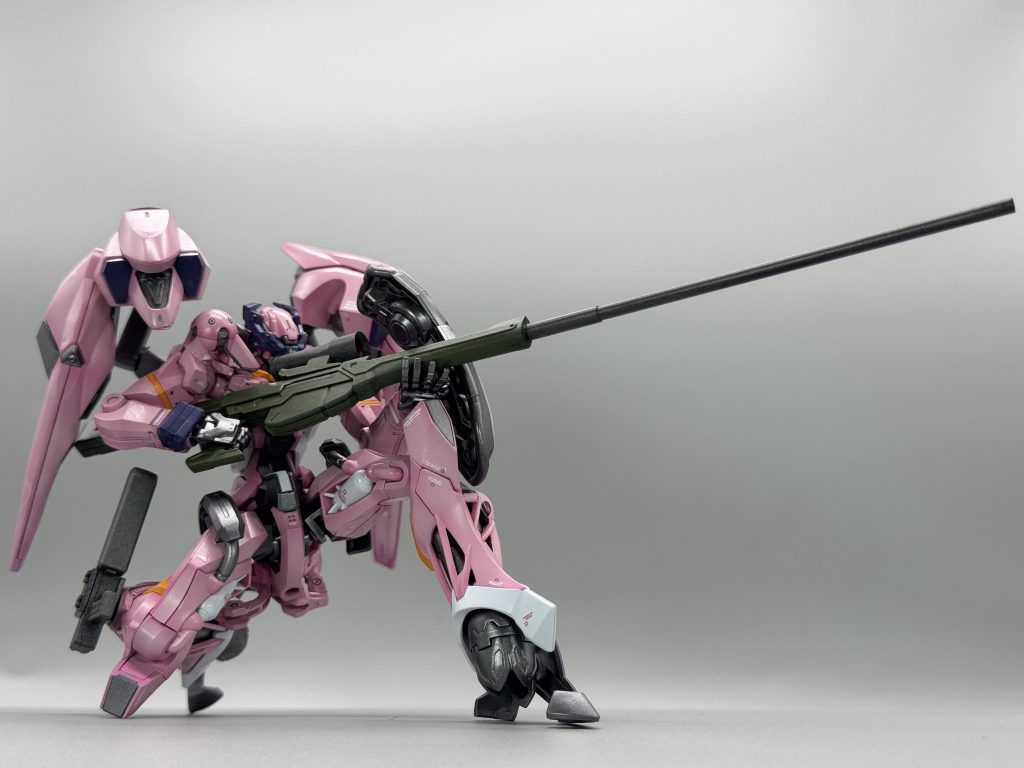 可動範囲が広いおかげできれいな膝立ちが可能ですこれが2000円ちょっとで買えるんだからすごく安い…