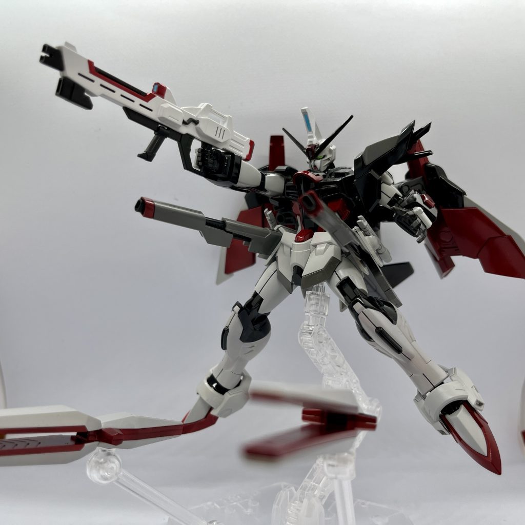 [武装]ライフル+レールガン+大型ドラグーンによる一斉射撃。大型ドラグーンは、デルタカイのファンネルから流用です。