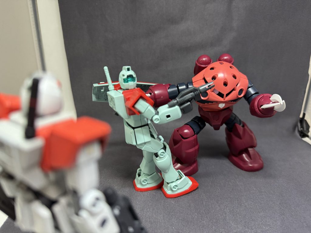 以上でガンダム試作量産型の紹介を終わります。最後までご覧いただきありがとうございました!  「見てないで助けてくんない!?」「自分、非公式(正史に関わりない)なんで…」