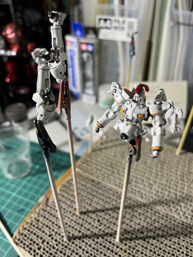 組み立てはワクワクしますが壊れそうで怖いですね😂次はしっかりと合わせ目消しまでしてみようと思います！流し込み接着剤を買います😉