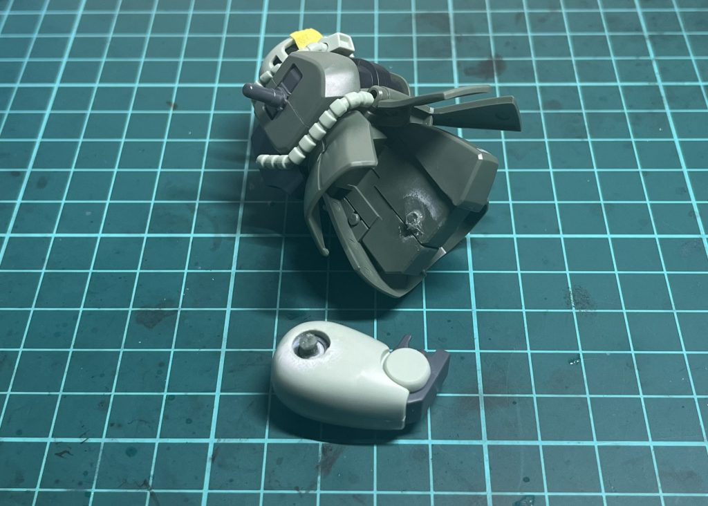 嫌な音がしたんですよ…気づいたらこれだよ…このキットボールジョイントが滅茶苦茶固い😭なんとか接着剤で固定しましたが、初っ端から散々でした