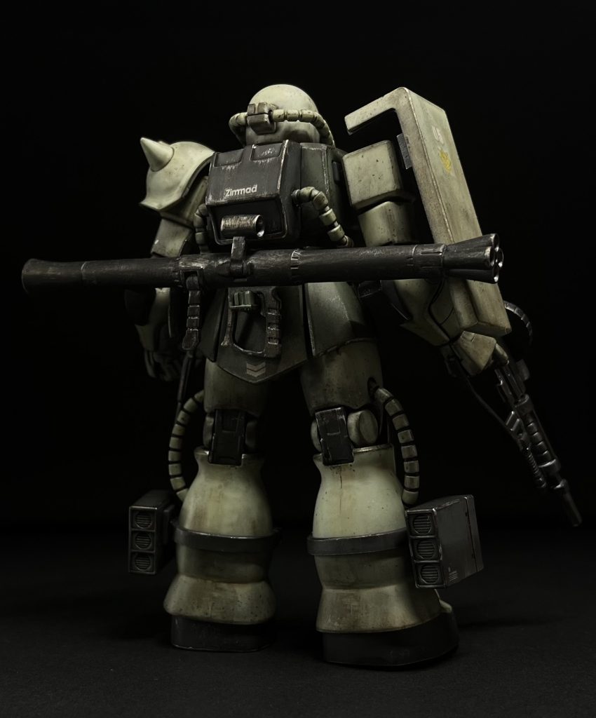 マルチブラックで汚した後、黒鉄色でスポンジチッピングしましたその後ガンダムマーカーやウェザリングマスターを使って調整しています