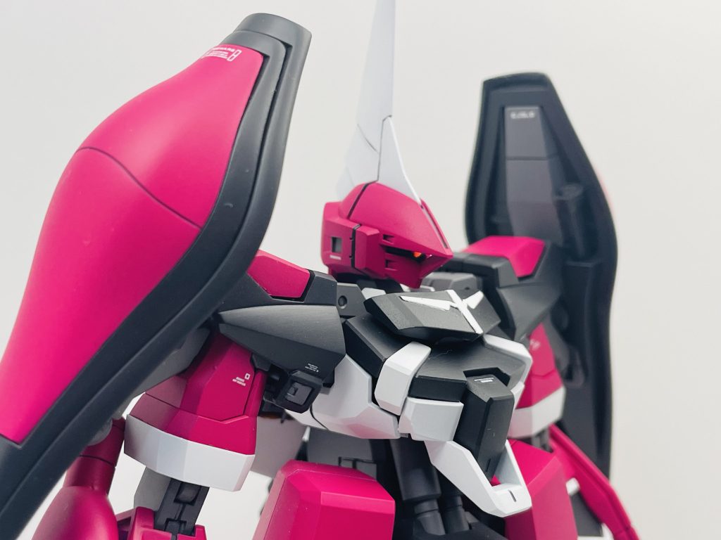 配色　※C:クレオス、F:フィニッシャーズ、G:ガイアメインカラー👉ジャガーパープル(F)黒👉ミッドナイトブルー(C)白👉EXホワイト(G)内部フレーム👉グレーバイオレット(C)