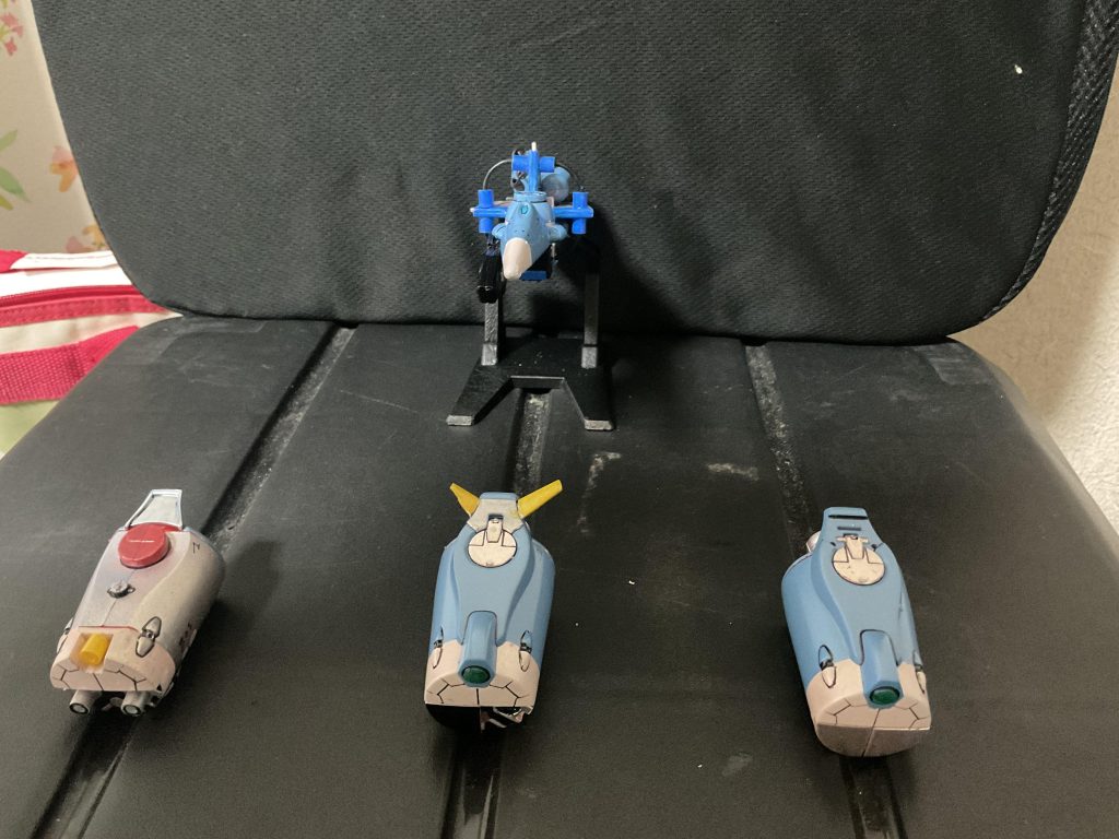 このメビウスにはそれぞれ役割を持たせた３つのポットが装備されている。「クリカラ」シルバーで視認性が高い大型のタンクとして、燃料、水、消火剤、バッテリーなどを換装して搬送する事ができる。危険物取扱いの為バーニアは外され代わりに先見のDDからの情報で必要な物を換装する際のハッチとして使われる。また、黄色い部分はデュートリオン送受信機である。「マサムネ」左右非対称のアンテナブレード、ガンバレル銃口を危険地帯の捜索用の単眼カメラに変更した外見が特徴。無人探索、搬送救助を目的としている。中は人が入れる空間となっていて作業員の居住区としたり避難者を乗せて脱出する事ができる。「クニユキ」ウイングが無く銃口部の蓋がしっかりされている外見をしている。マサムネと同じく内部が空間になっているが、こちらは医療設備を導入している、医師が乗り込み、緊急な手術、輸血、診察、治療などを本体の回転機構を用いてできるようにしている。