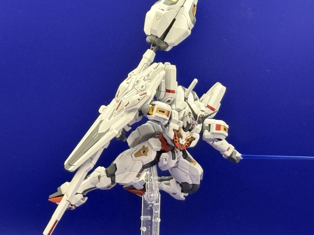 ハイマニューバーモードでポーズ足のつま先部分の変更だけですが高機動っぽい感じが出るので好きです