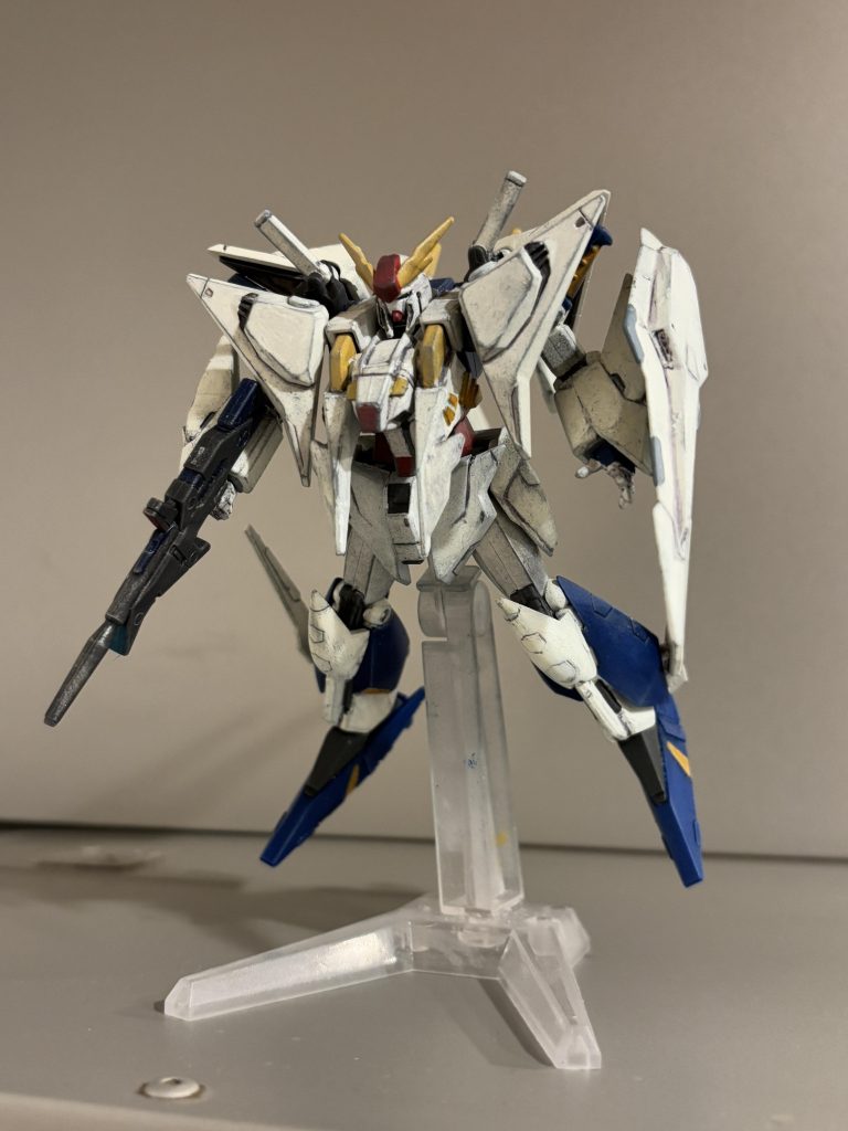 シールド、ビームライフルを装備。