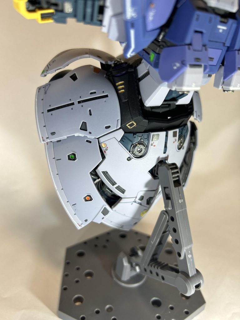 スカート部分も部分的に塗装しました。