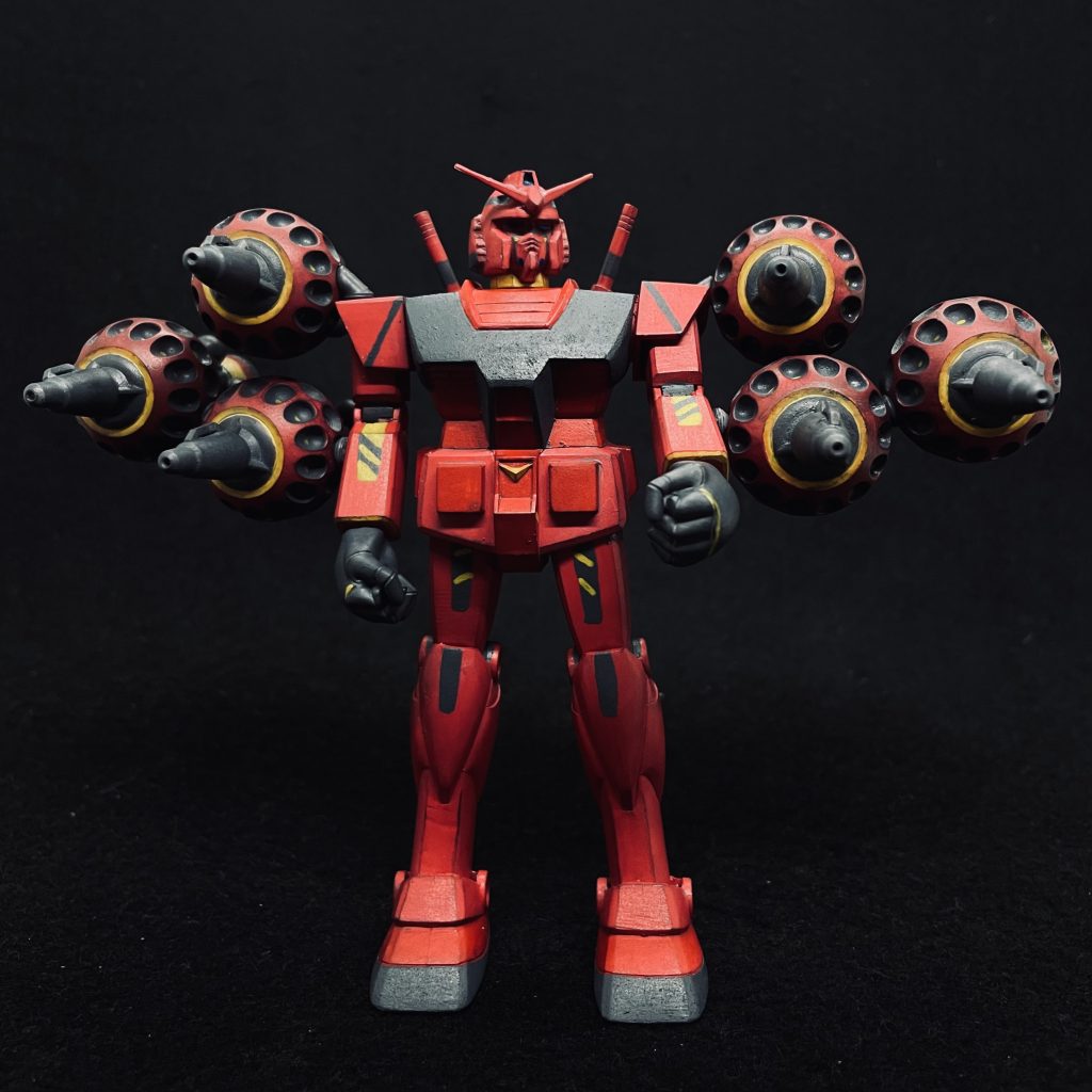 真正面から。ビットは肩と肘に設けたハードポイントで固定しています。旧キットなので全然動きませんw