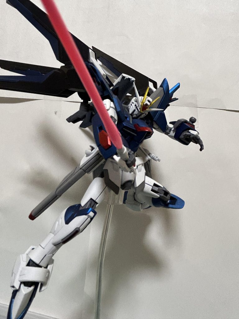 フリーダムがサーベル振り回してるところ大好きです(zaku-kao6)