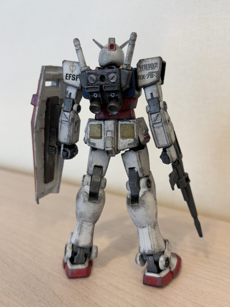 前面もですが、少しディテールアップパーツをつけて情報量を増やしてみました。マーキングはMG用のデカールなのでサイズが合いませんでした笑下半身の情報量が少ないのは、いいデカールが残らなかったせいです。