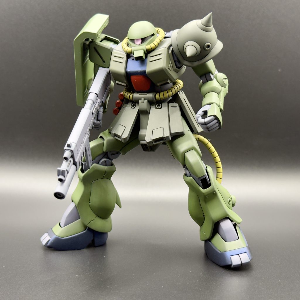 パイプ、スジボリやりすぎて塗装中に折れる折れる。ジオン系機体って、パイプがめんどくさくてちょっと作るの躊躇しちゃうんですよね。同じ作業繰り返すのつらいです。ファンネルとかね。