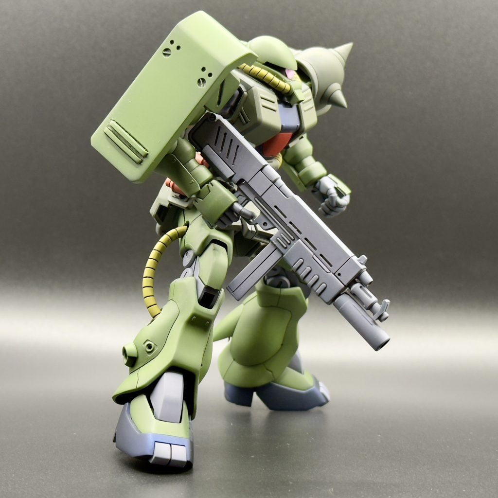 メイン装甲をメタリックにしない場合、フレームと武装系、いつもメタリック系にするかソリッド系にするか悩みますが、今回は珍しくソリッドで。ザクⅡ改、かっこいいですよね。というかこれに乗ってたパイロットの人気がすごいですよね。何度見てもポケ戦は飽きませんね。