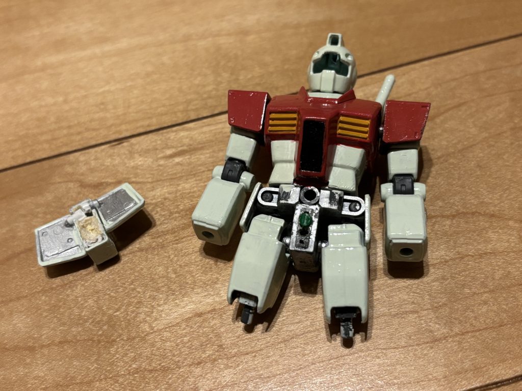 フンドシもガンダムのものを切ったり、パテ埋めしたりして作成。