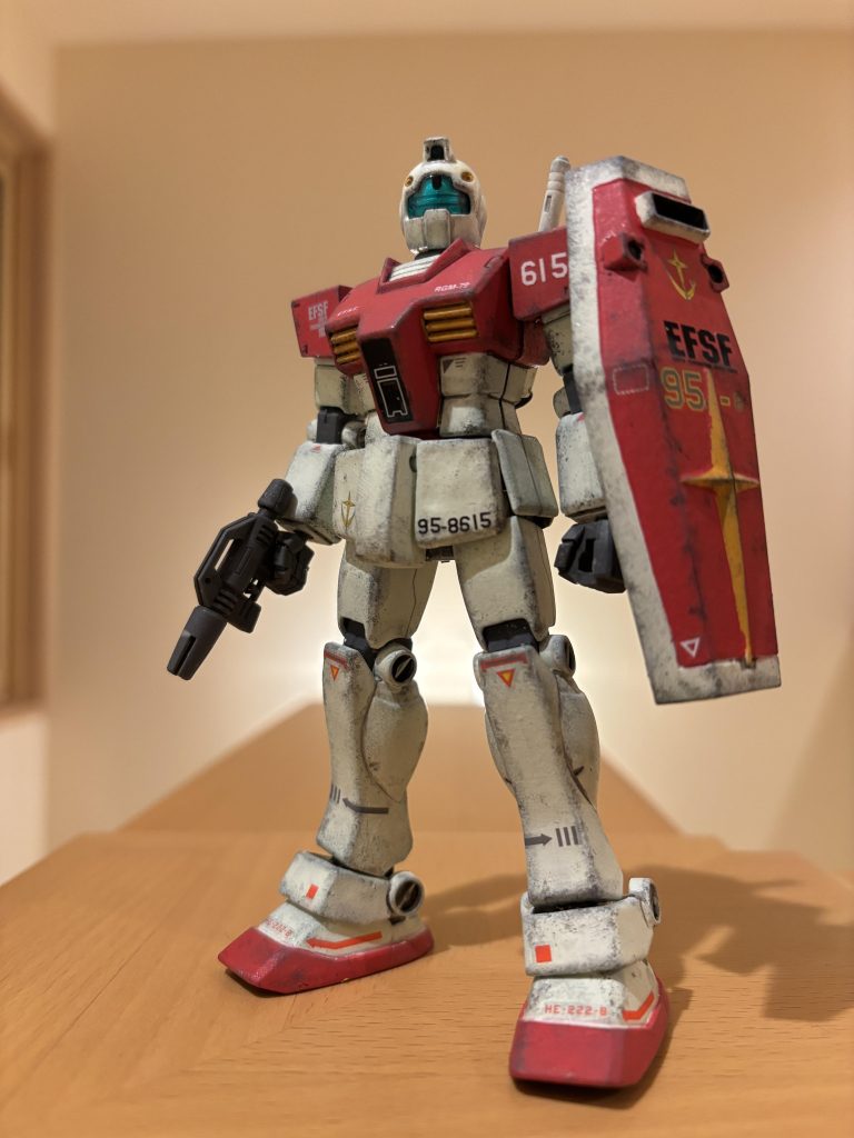 ウェザリングとトップコートを吹いて完成です。カメラアイとトサカのメインカメラは、裏地に銀色を塗り、光沢トップコートを吹き、あとハメです。カメラアイがシャキッと目立っていて、なんだか凛々しく感じます。