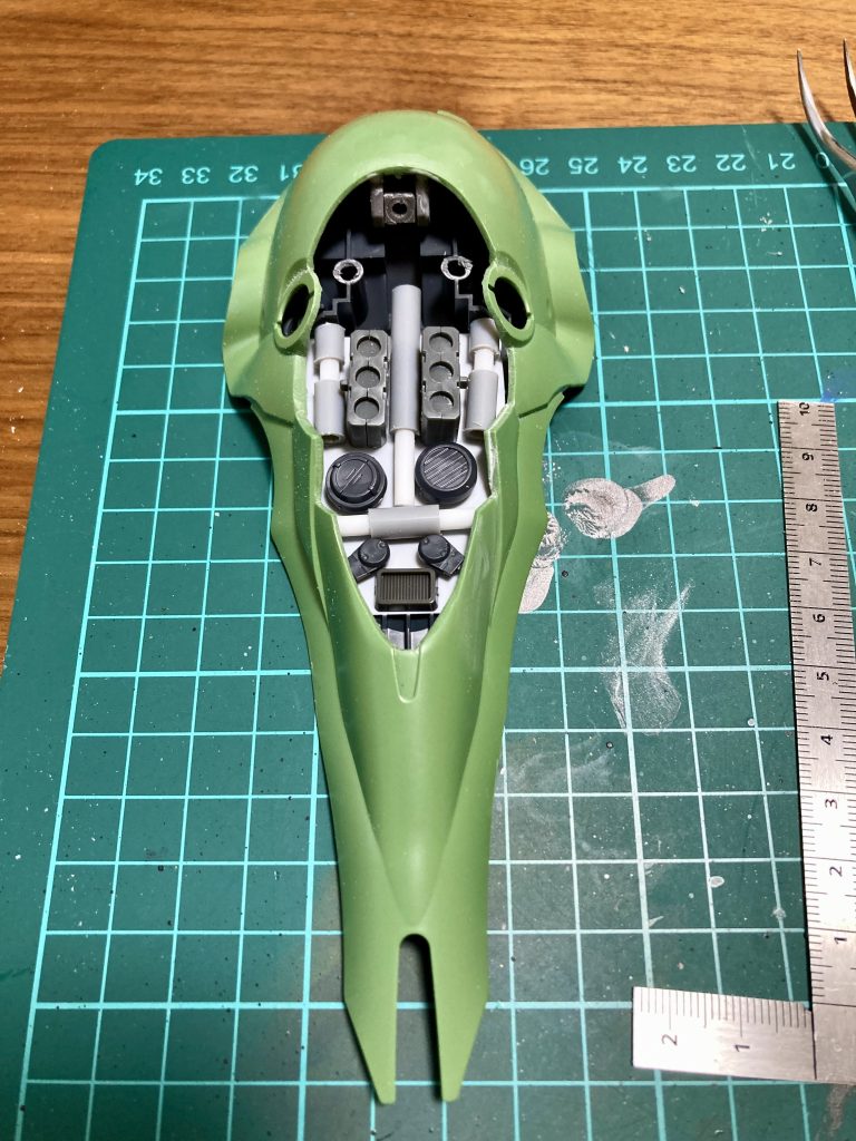 バインダーの中身は余剰パーツやプラ棒で